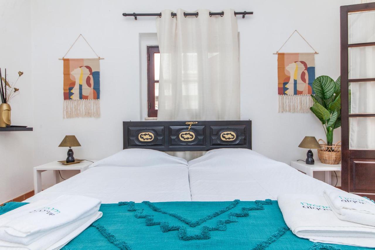 J - Casa Do Farol Guesthouse ลากอส ภายนอก รูปภาพ