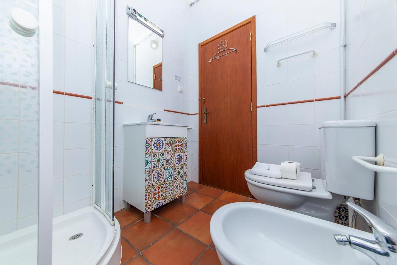 J - Casa Do Farol Guesthouse ลากอส ภายนอก รูปภาพ