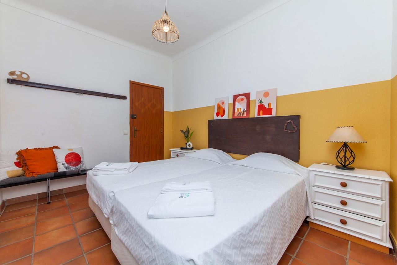 J - Casa Do Farol Guesthouse ลากอส ภายนอก รูปภาพ