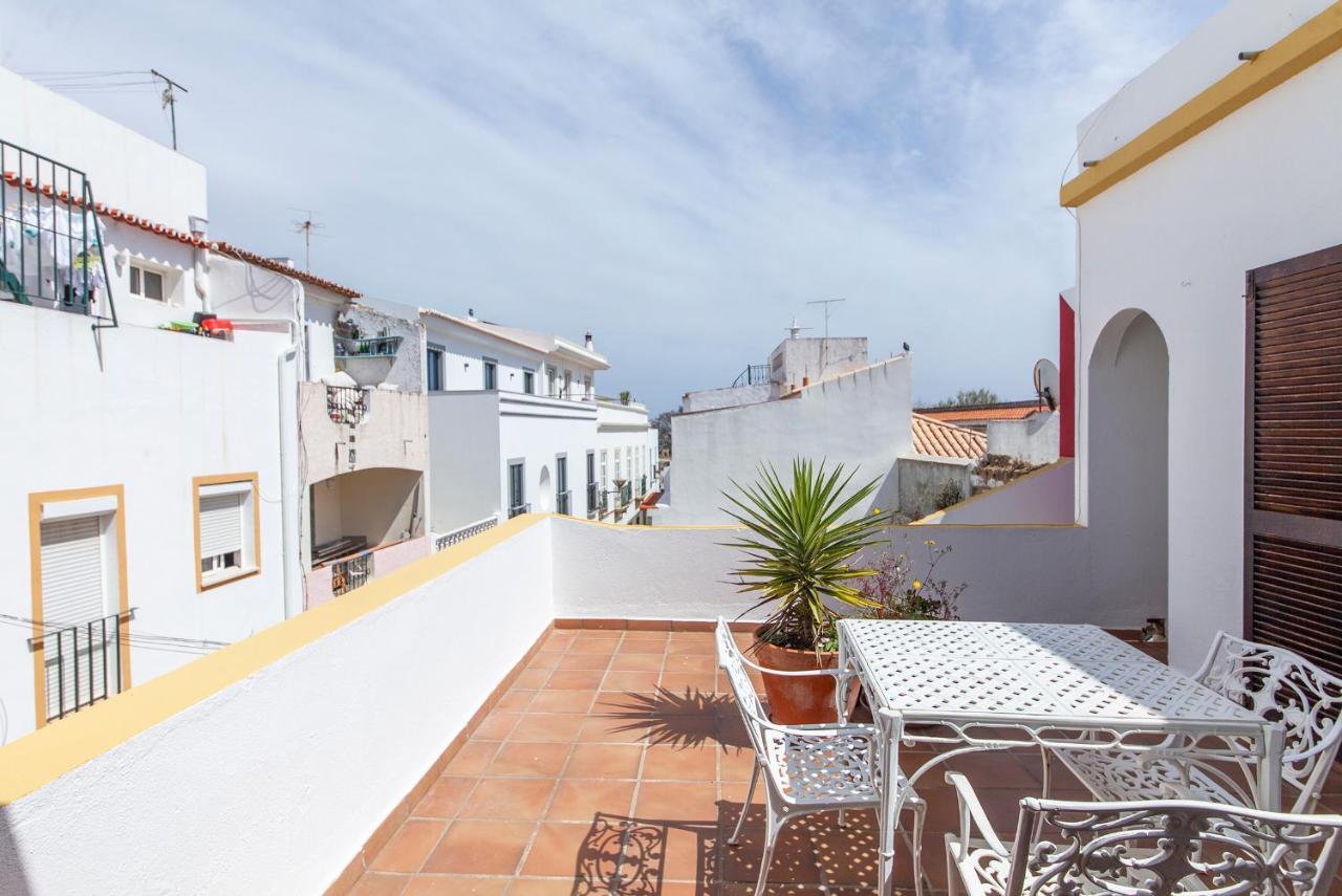 J - Casa Do Farol Guesthouse ลากอส ภายนอก รูปภาพ