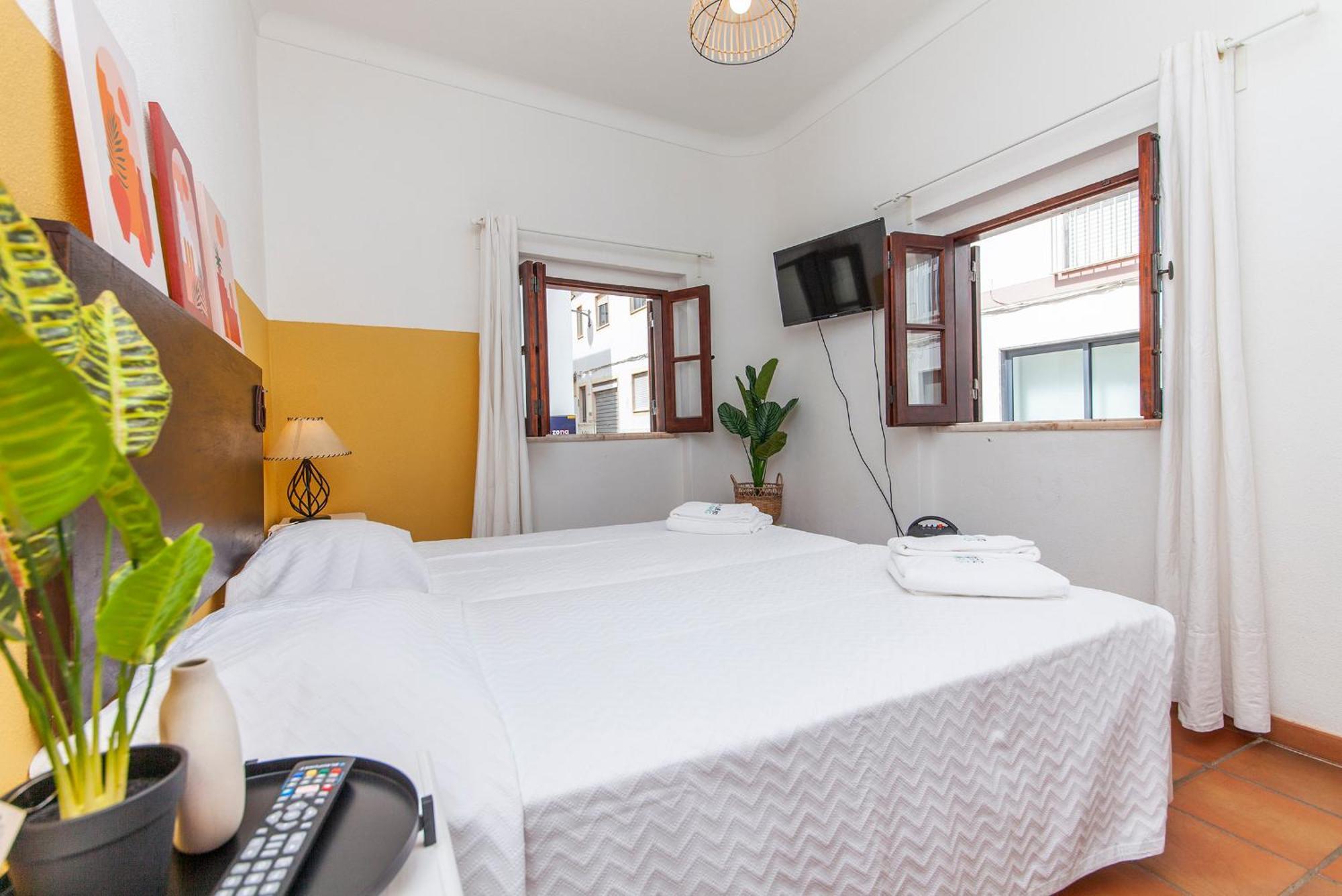 J - Casa Do Farol Guesthouse ลากอส ห้อง รูปภาพ