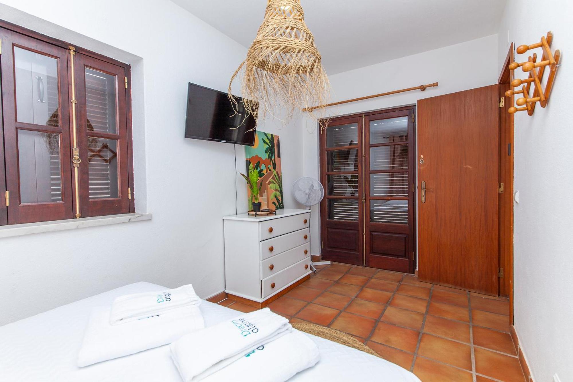 J - Casa Do Farol Guesthouse ลากอส ห้อง รูปภาพ